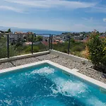 Apartman Ruzmarin *