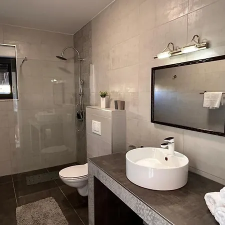 Apartment Ruzmarin Podstrana