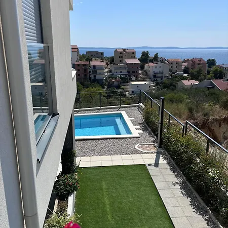 Apartment Ruzmarin *