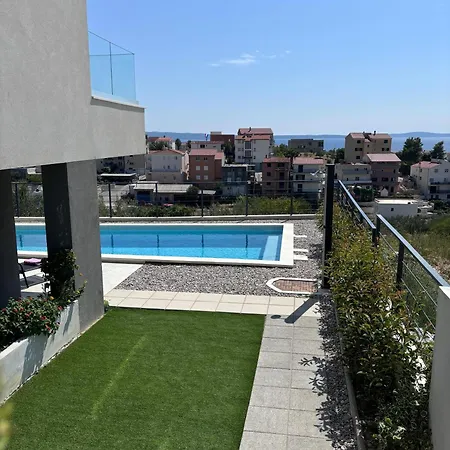 Ruzmarin Apartment *