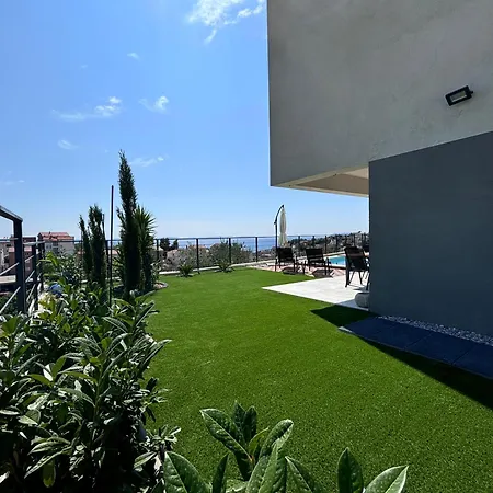 Ruzmarin Apartment
