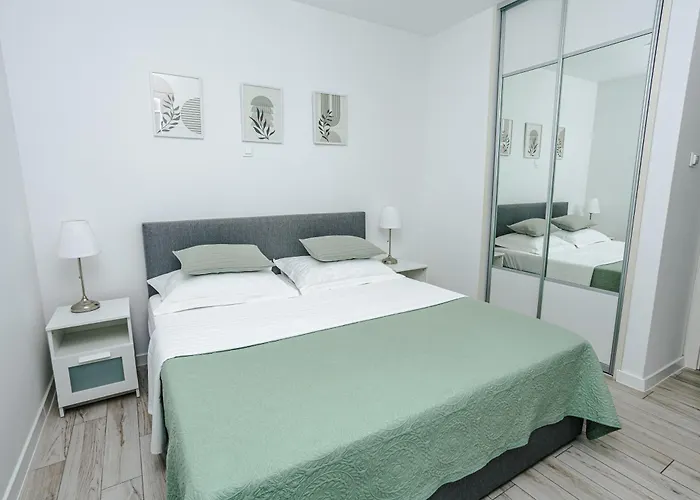 Ruzmarin * 포드스트라나