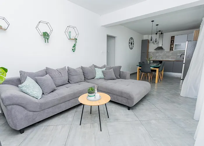 Ruzmarin Apartment *