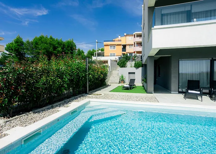 Ruzmarin * 포드스트라나